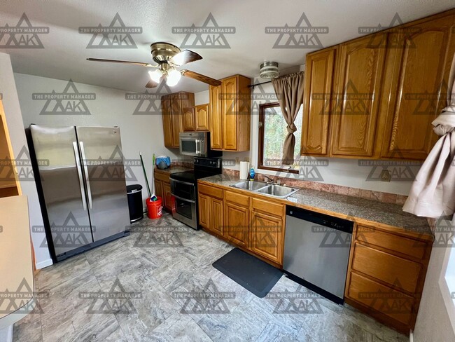 Photo - Pet-Friendly 2BR Home with Washer/Dryer in...