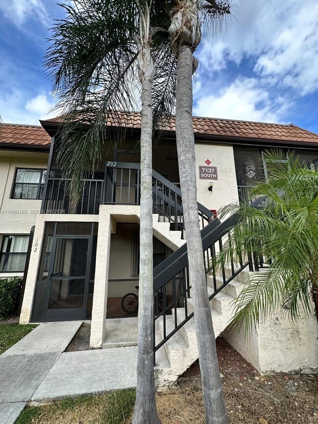 Building Photo - 7137 Golf Colony Ct Unit 202