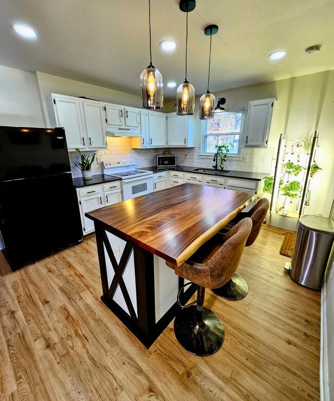 Photo - 306 Ave B