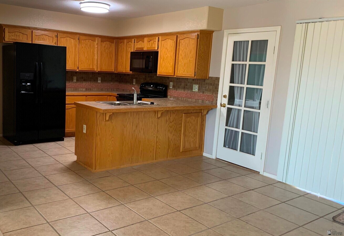 Photo - 36360 Margaret St