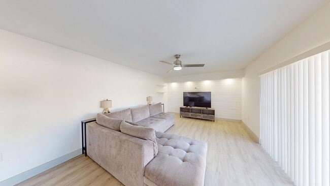 Photo - 2Bd/ 2.5Ba Townhouse in Villages of Palm Beach Lakes