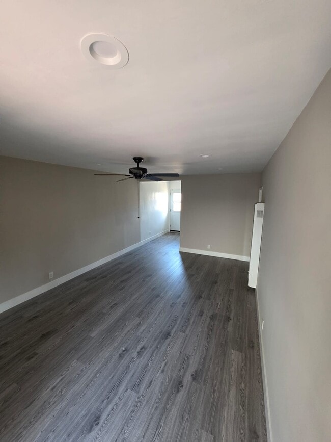 Photo - 13002 Burbank Blvd Unidad 13002