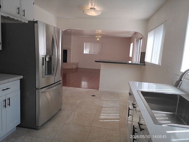 Photo - 4 Bedroom 3 bath house with 2 Car Garage