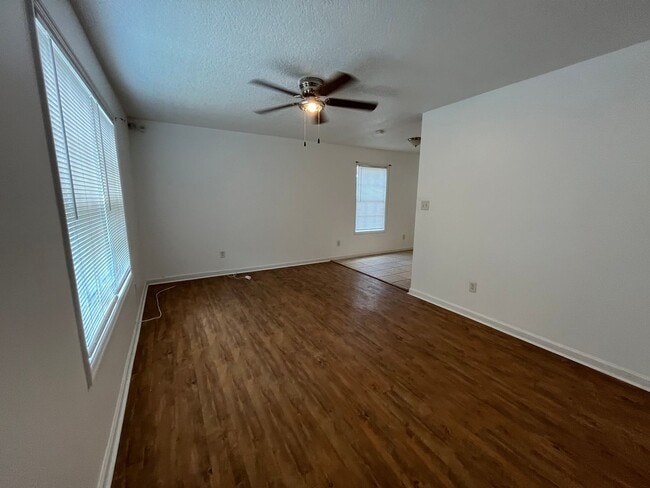 Photo - 1742 Eli Pl Unit A
