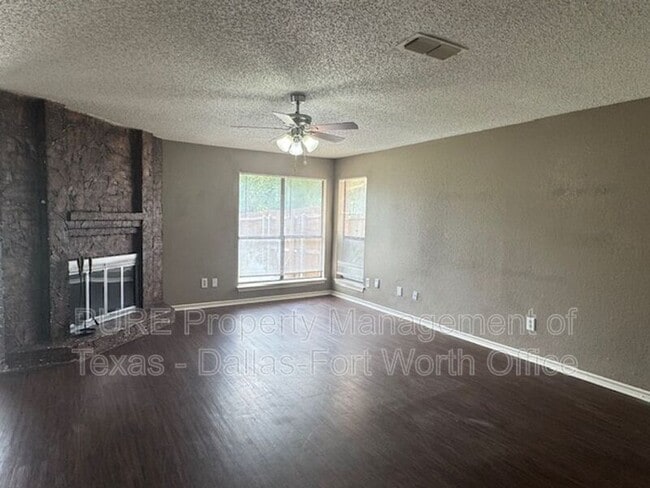 Photo - 1404 Straus Rd