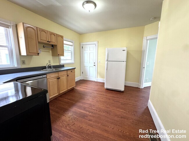 Photo - 72 Winchester St Unit 1
