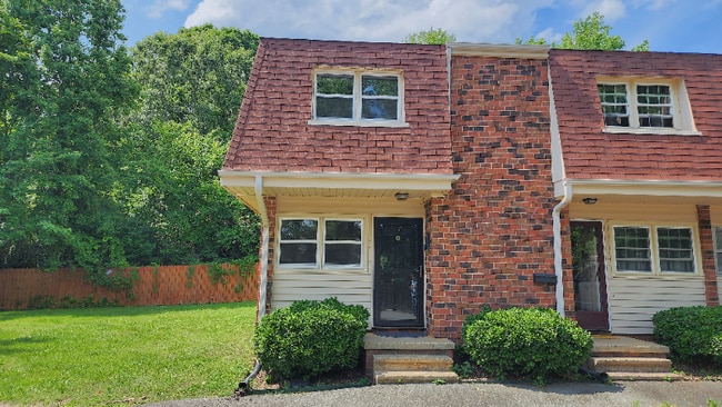 Photo - 716 Shawnee Dr