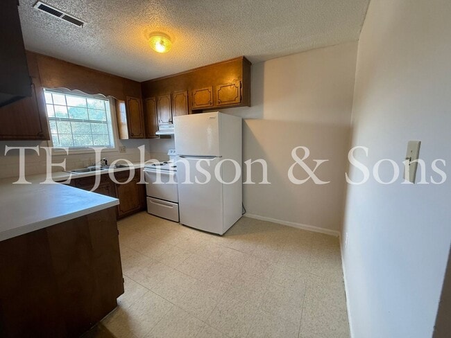 Photo - 2570 Green Oaks Ct SE Unit 2570 Green Oaks D