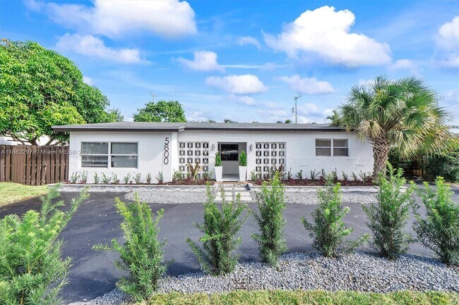 Photo - 5800 NE 18th Ave