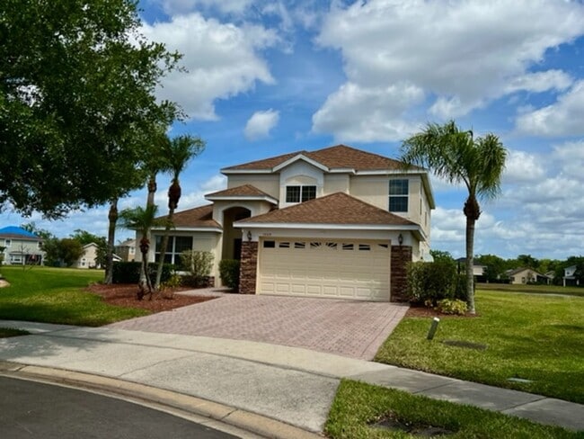 Building Photo - EAGLE CREEK LAKE NONA! WELCOME HOME! Beautiful water views! Spacious 2 story-3 bedroom 2.5 bath h...
