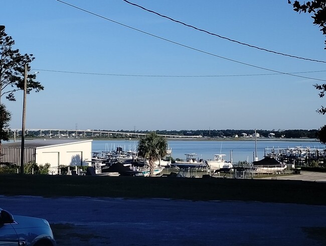 Photo - 506 W Marina Dr