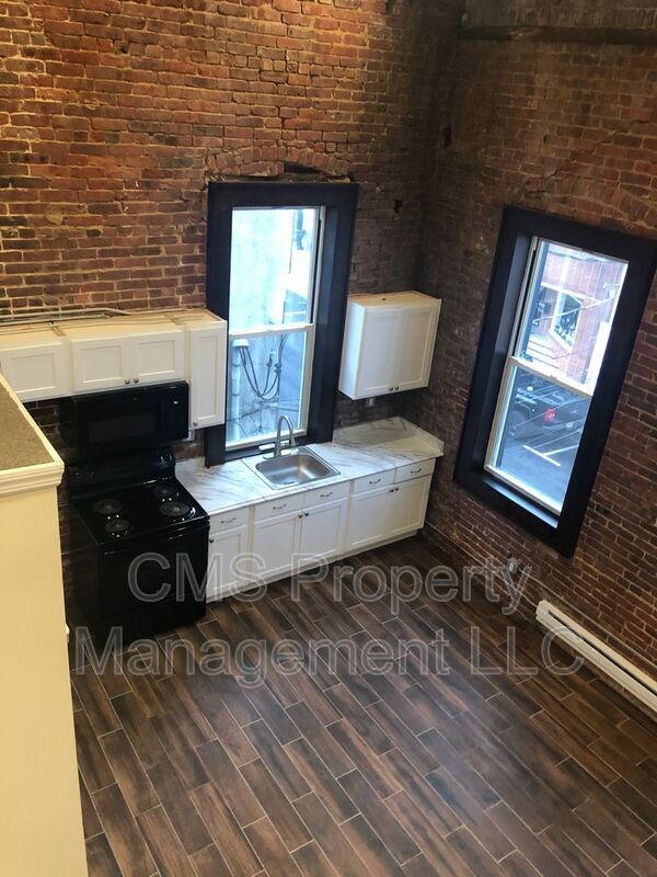 Building Photo - 36 W Front St Unit D