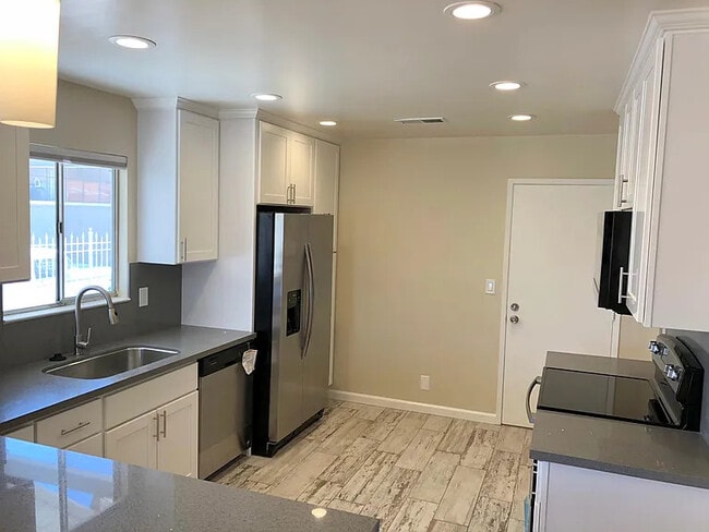 Photo - 821 N 17th St