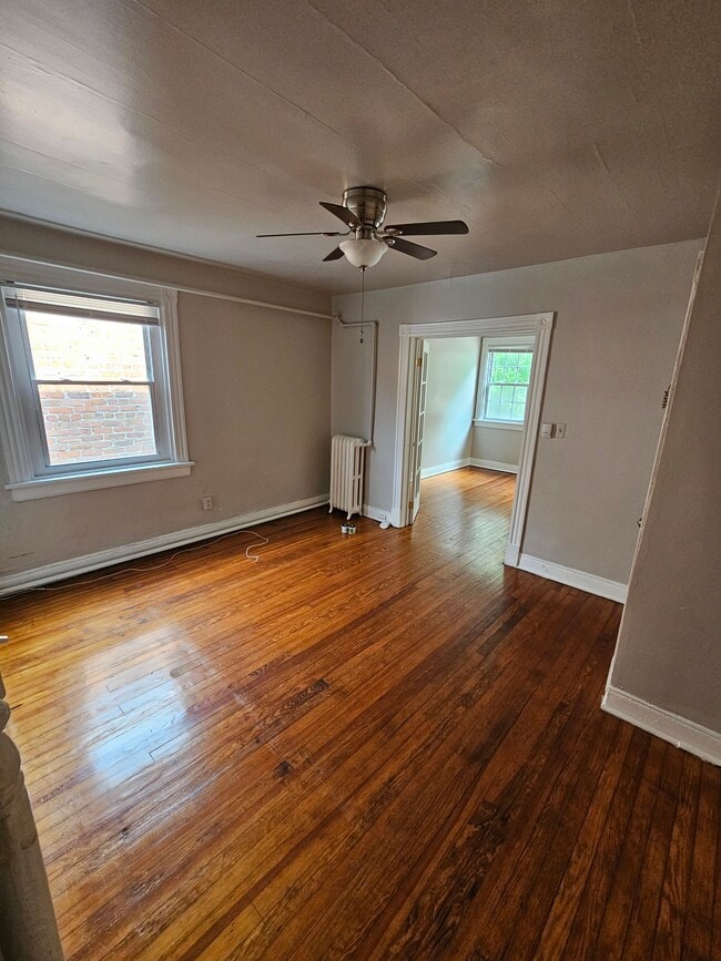 Photo - 3143 Ellwood Ave Unidad C