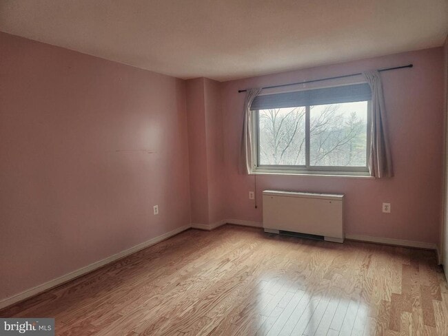 Building Photo - 7333 New Hampshire Ave Unit 515 S