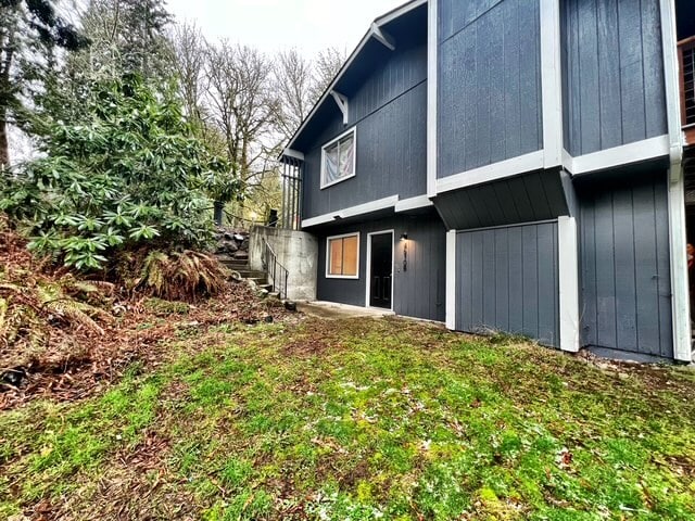 Building Photo - 4610 Fir Dr NE Unit 1