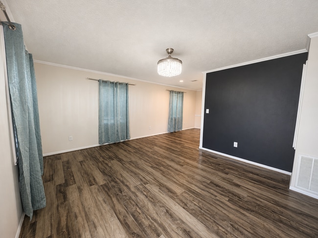 Photo - 207 W Mink St