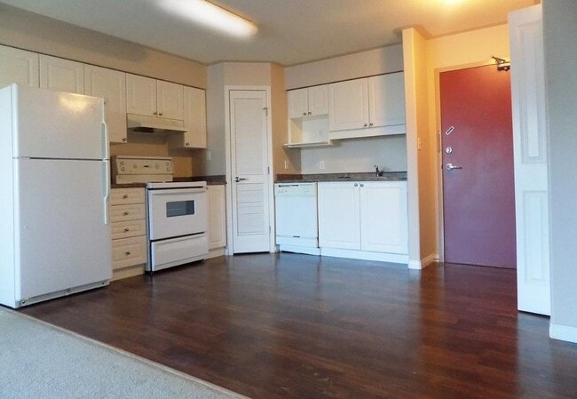 Photo - Niven Lake Apartments