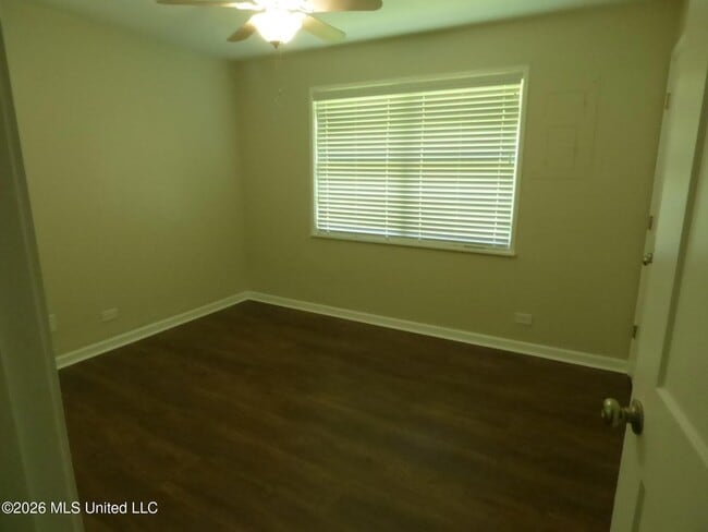 Photo - 2083 Martin Rd