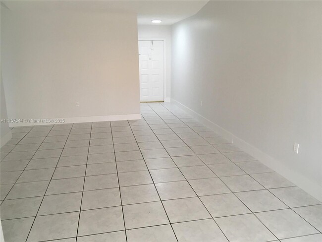 Photo - 5221 SW 139th Avenue Rd