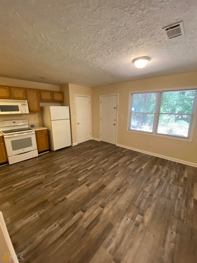 756 Happy Hollow Rd