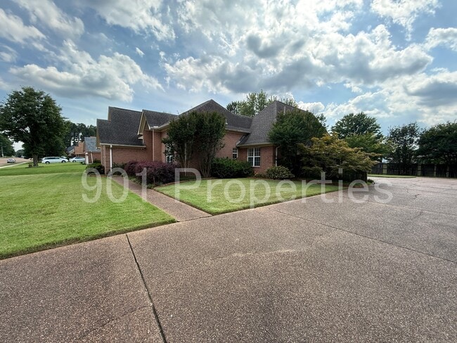 Photo - 4957 Rivercrest Ln