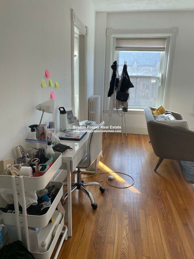 Photo - 1091 Boylston St