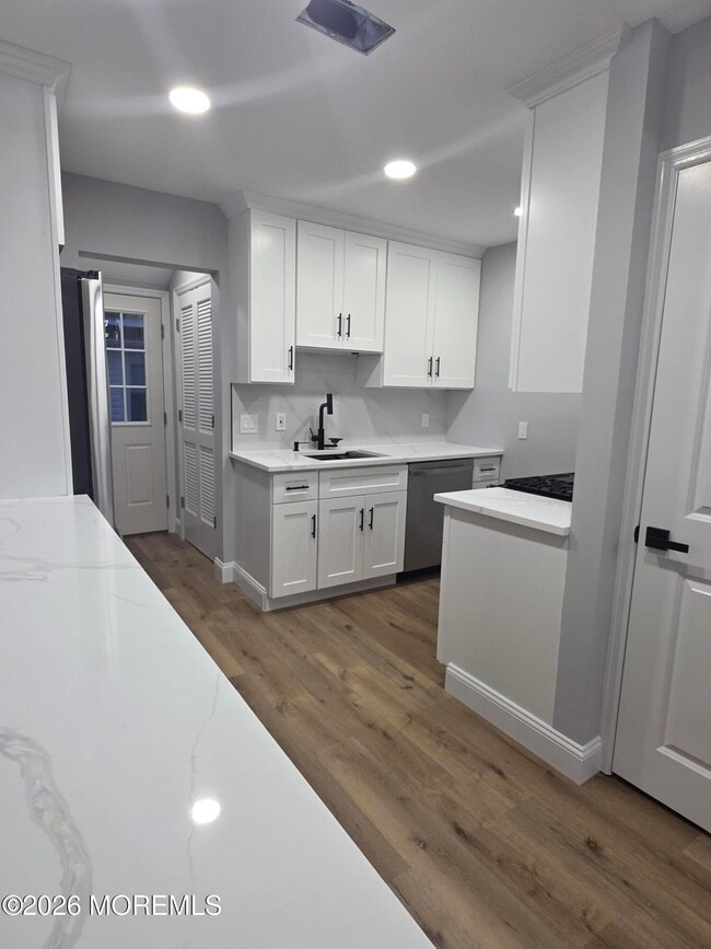 Photo - 110 17th Ave