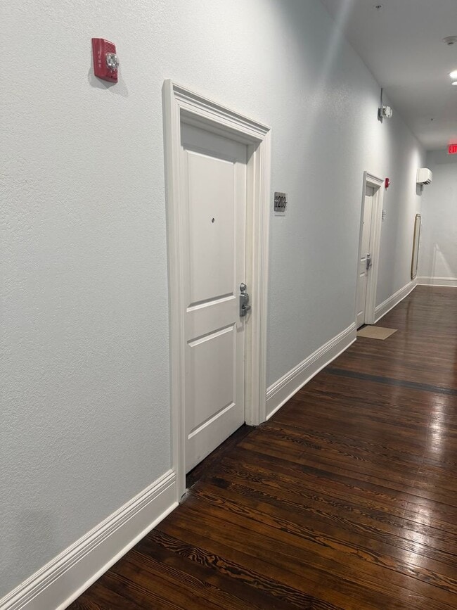 Building Photo - Modern Apartment Downtown Washington Unit 203