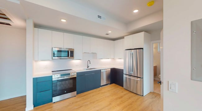 Photo - 101 W Broadway