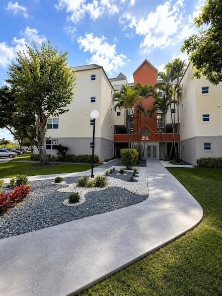 Photo - 8363 Lake Dr Unit 301