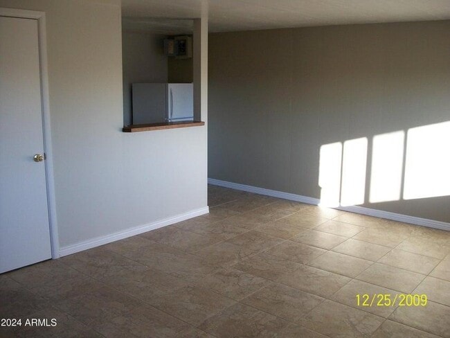 Building Photo - 1038 E El Caminito Dr Unit Apt 3