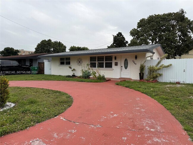 Photo - 7950 NW 10th St