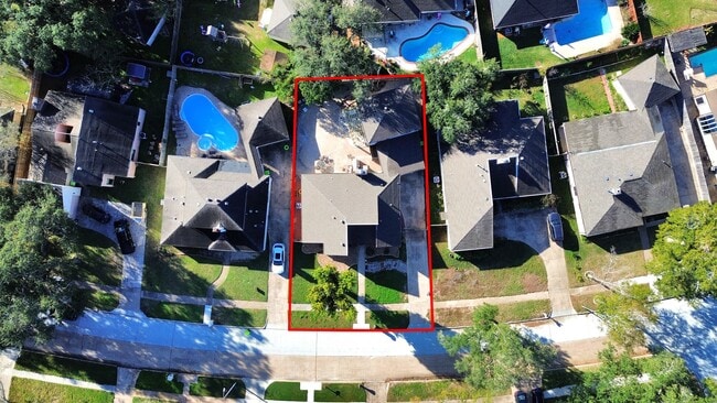 Building Photo - 15715 Creekhaven Dr