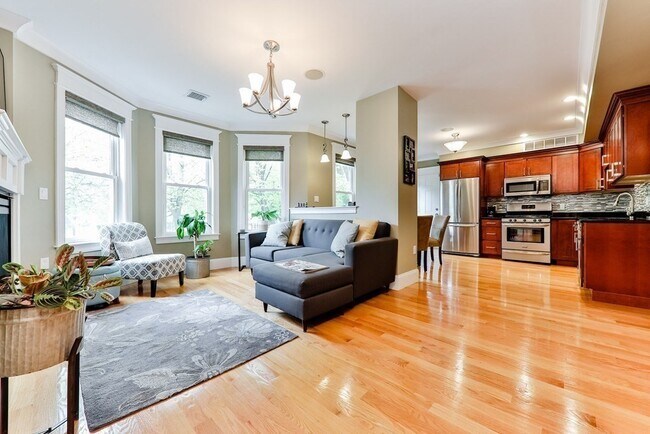 Photo - 27 Elm St Unit 2