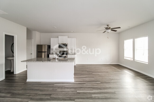 Building Photo - Fantastic 4bd/2.5ba home! Let yourself in!