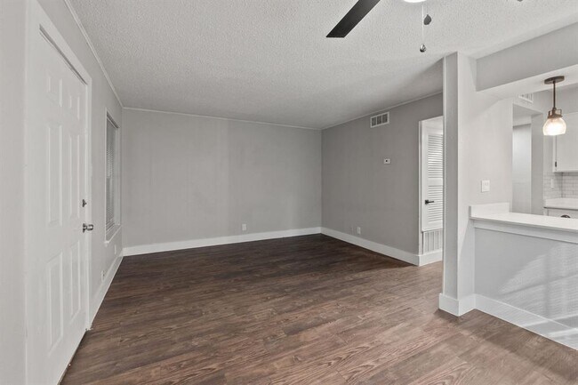 Photo - 1220 W Anderson Ln. Unit 108