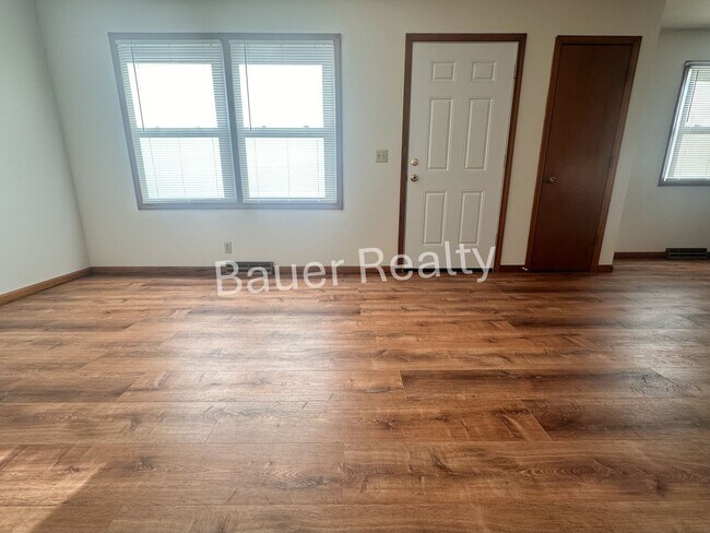 Photo - dk840 Unit 842