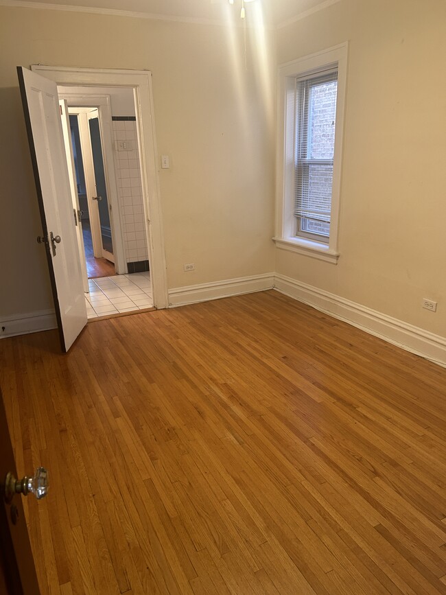 Photo - 2025 W Berwyn Ave Unit #2