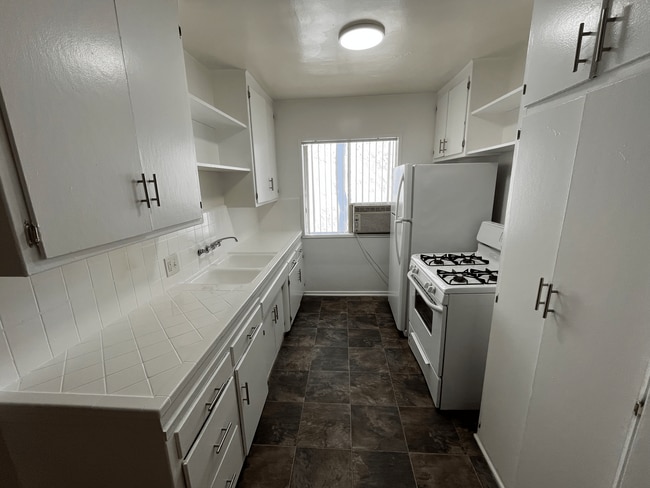 Photo - 652 Veteran Ave