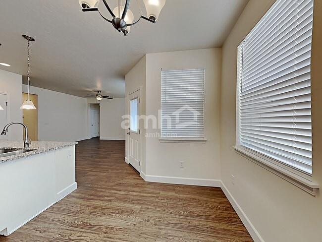 Photo - 280 E Sicily Dr