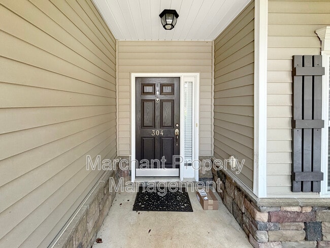 Photo - 304 Horsepen Way