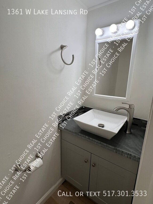 Photo - 1361 W Lake Lansing Rd