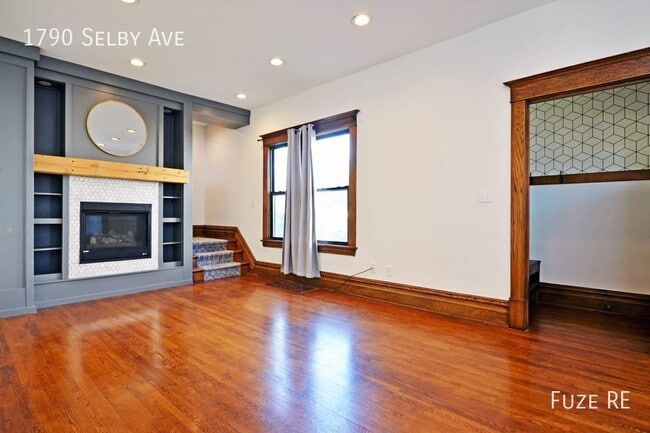 Photo - 1790 Selby Ave