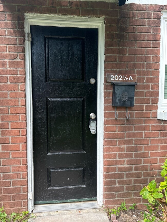 Photo - 202.5 N Virginia Ave