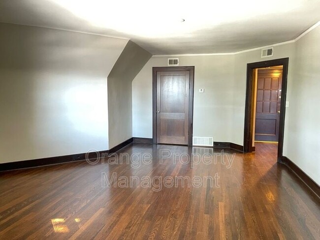 Building Photo - 3302 Burt St Unit #4 Rental
