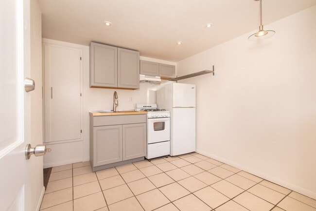 Photo - Charming Cottage Style Studio With Fenced in Yard in the Pocket of North Park + South Park Unit 3133