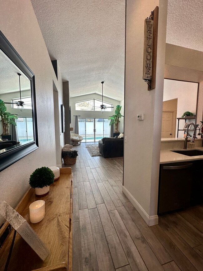 Modern threebedroom, twobathroom pool ho... House House Rental in