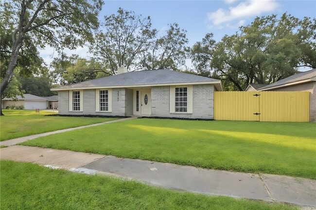 Photo - 13703 Cologne Dr