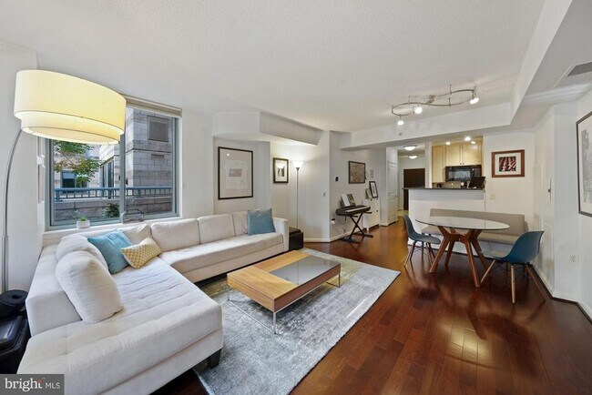 Photo - 851 N Glebe Rd Unit 209